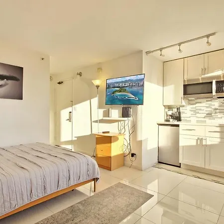 Waikiki Beach Cozy Studio No Resort Fee